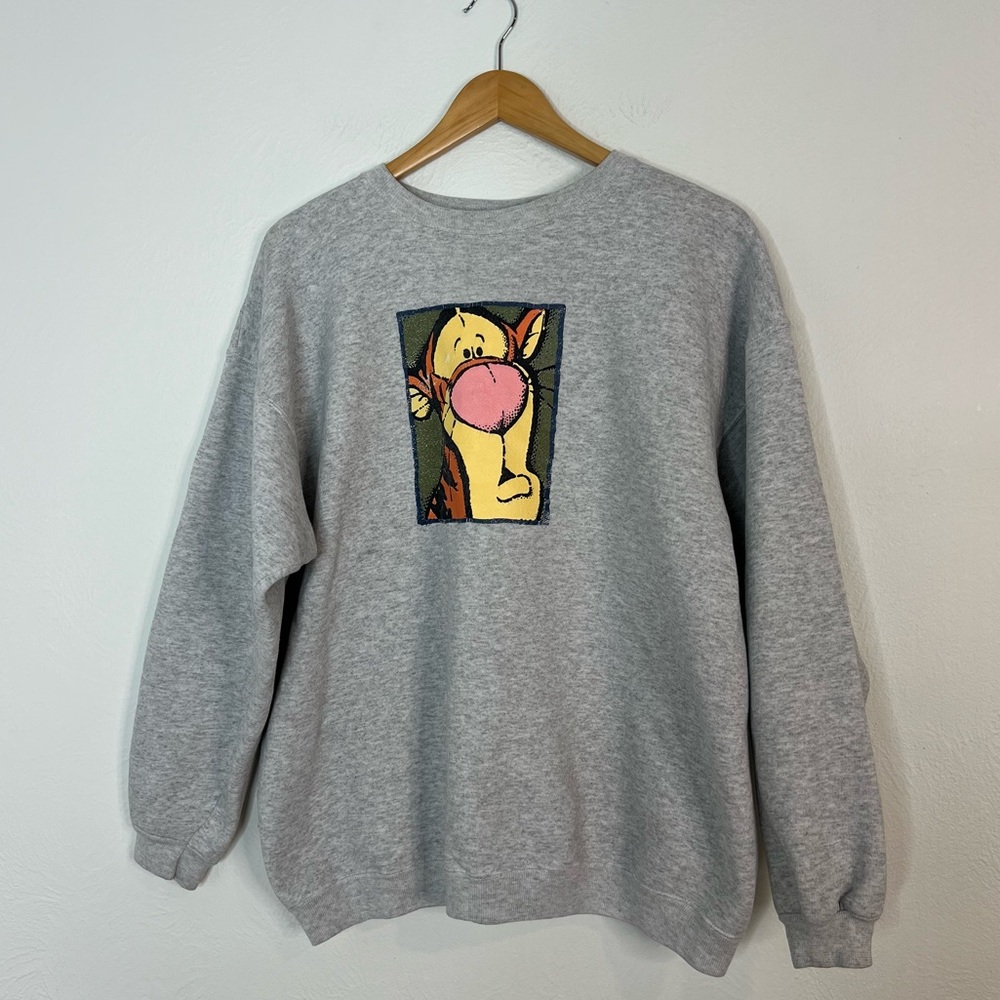 Vintage Disney Store Tigger Sweatshirt Gray Crewneck Pullover Size XL